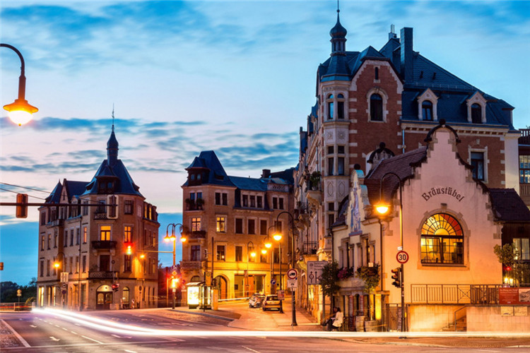 專升本報中央音樂學(xué)院網(wǎng)絡(luò)教育要學(xué)多久才能畢業(yè)？