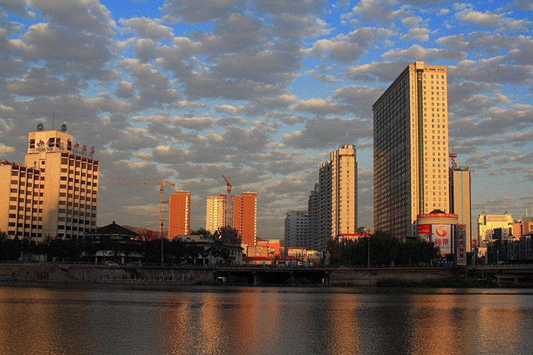 電子科技大學網絡教育學費是多少？報名要什么條件？