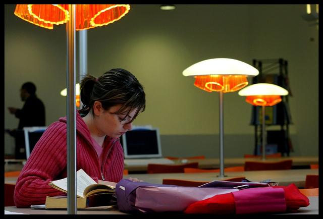 哈佛學(xué)霸秘訣：莫要深陷“題海戰(zhàn)術(shù)”，精練深思是關(guān)鍵