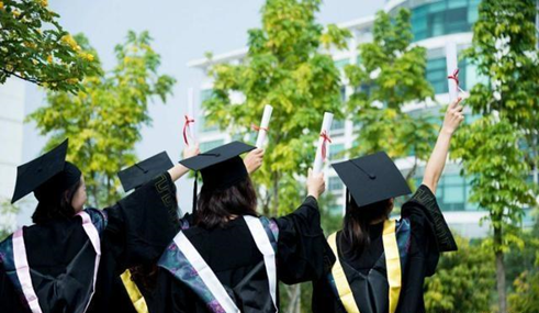 網(wǎng)絡(luò)教育：高校大規(guī)?？s減招生，你能讀的學(xué)校在消失