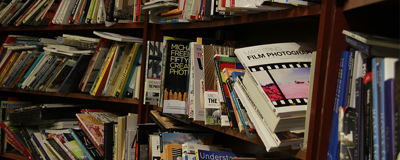 中國(guó)醫(yī)科大學(xué)網(wǎng)絡(luò)教育入學(xué)考試考什么？